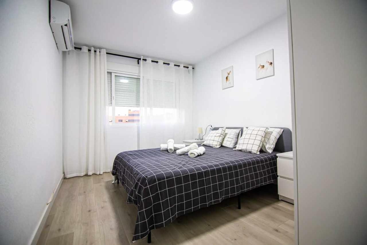 Apartamento Heroes De Sostoa Málaga Exterior foto