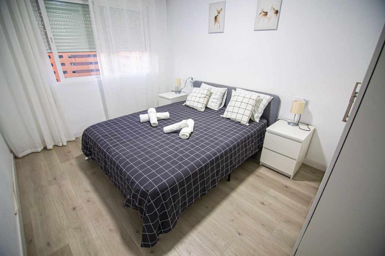 Apartamento Heroes De Sostoa Málaga Exterior foto